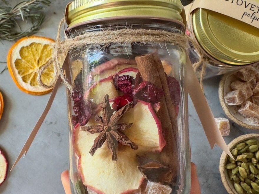 Holiday Stovetop Potpourri Mason Jar Recipes Free Printable Gift Tag Homestead And Chill